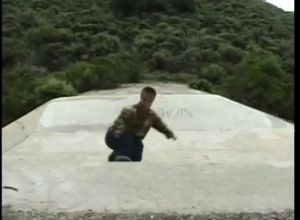 Секси дамочка трахается с карликовым мачо